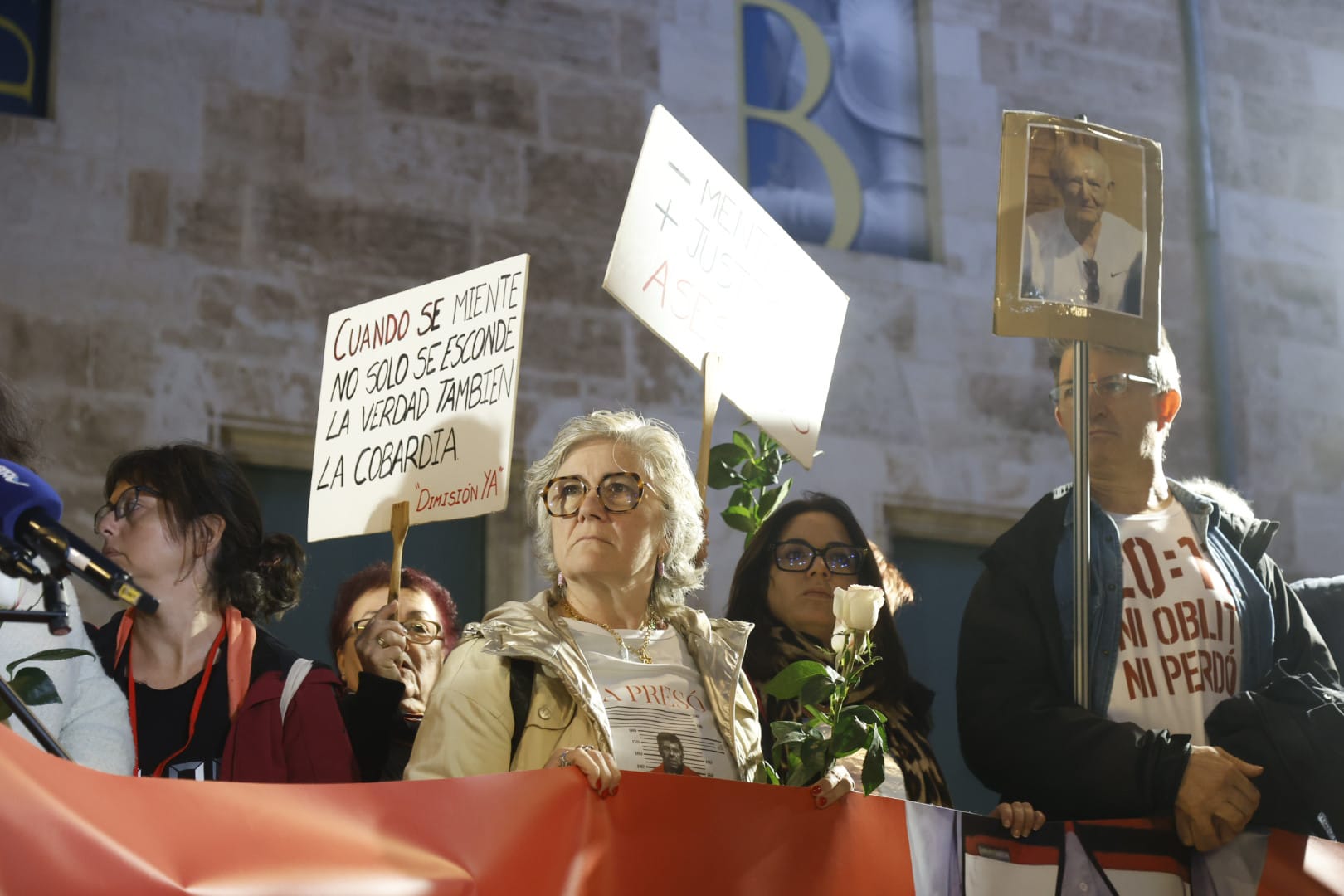 FOTOS | Manifestación en Valencia para pedir prisión para Carlos Mazón