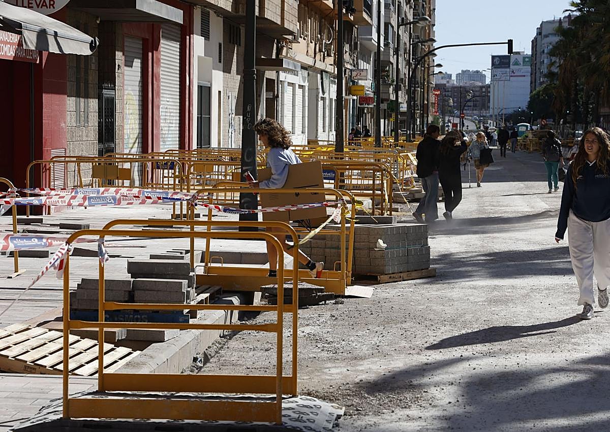 Imagen secundaria 1 - Obras en la avenida Giorgeta.