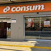 Supermercado Consum, en la plaza Sant Jordi de Paiporta.