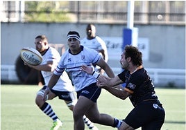 Jorge Morcillo, jugador de Les Abelles, corre por el balón