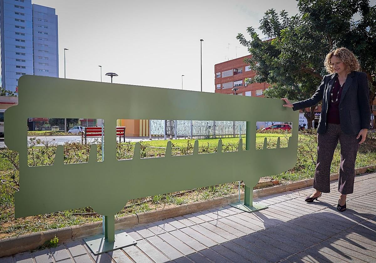 Tres figuras en una plaza recordarán la ayuda que Torrent recibió tras la dana