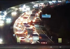 Atasco en el by-pass este lunes.