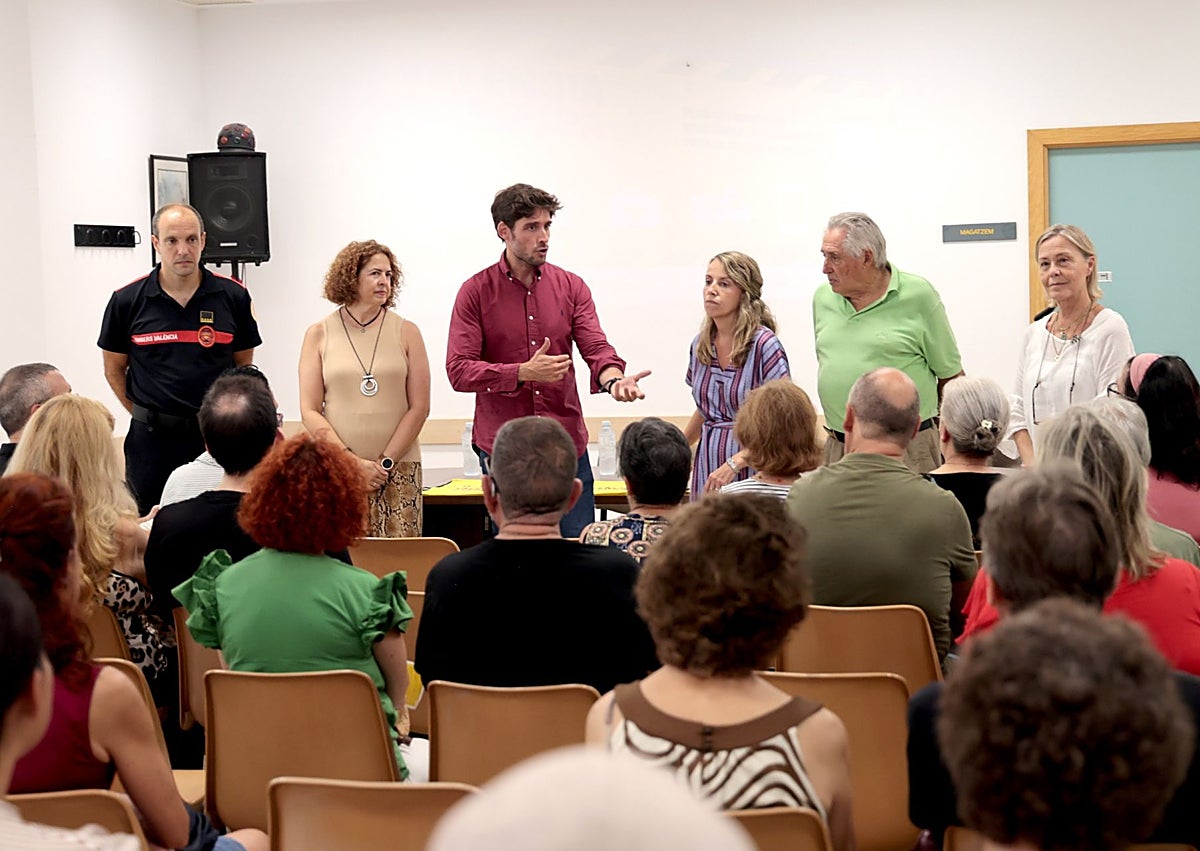Imagen secundaria 1 - Instalación del sistema de megafonía en la alcaldía pedánea de La Torre y cursos formativos a la ciudadanía de La Torre.