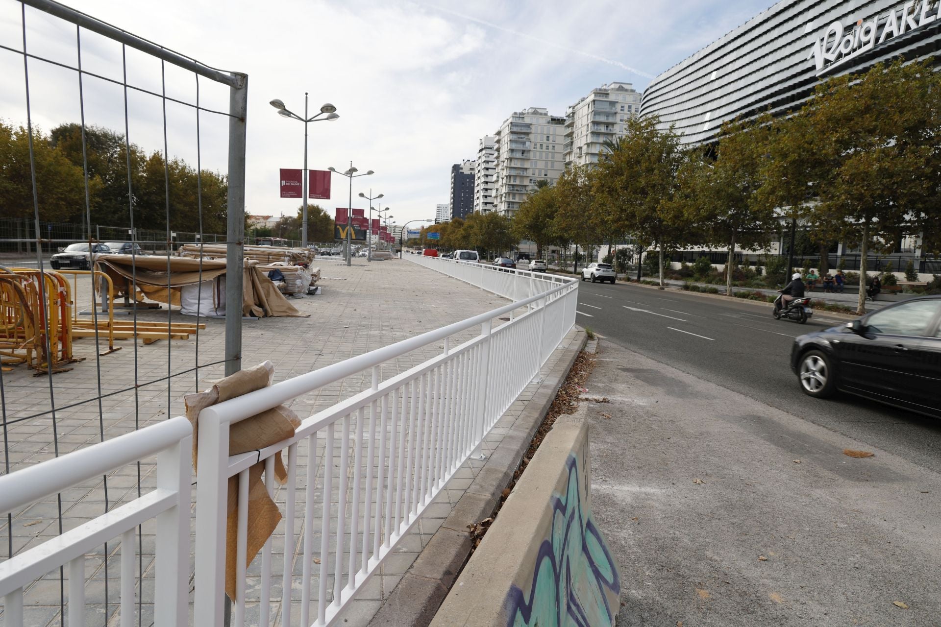FOTOS | Obras de la EMT alrededor del Roig Arena