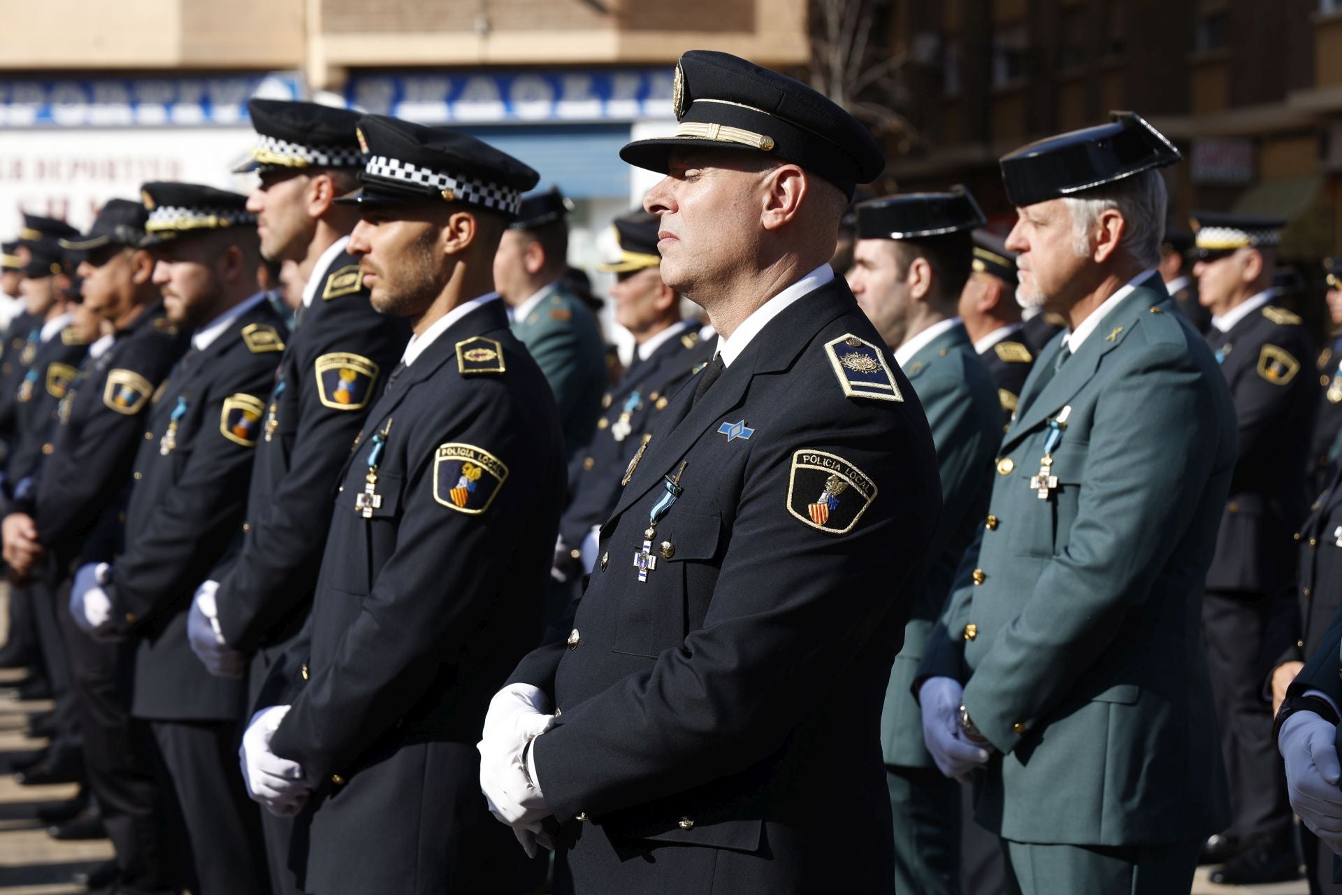 FOTOS | La Generalitat condecora a más de 500 polícias locales