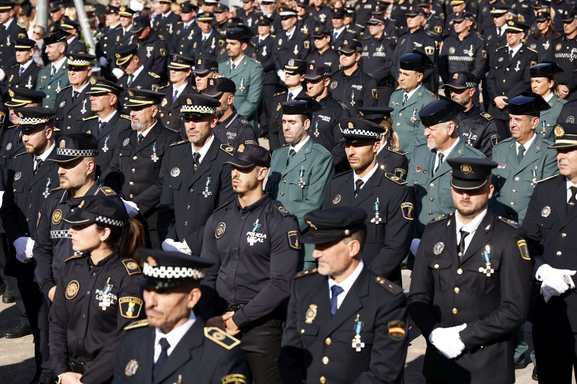 FOTOS | La Generalitat condecora a más de 500 polícias locales