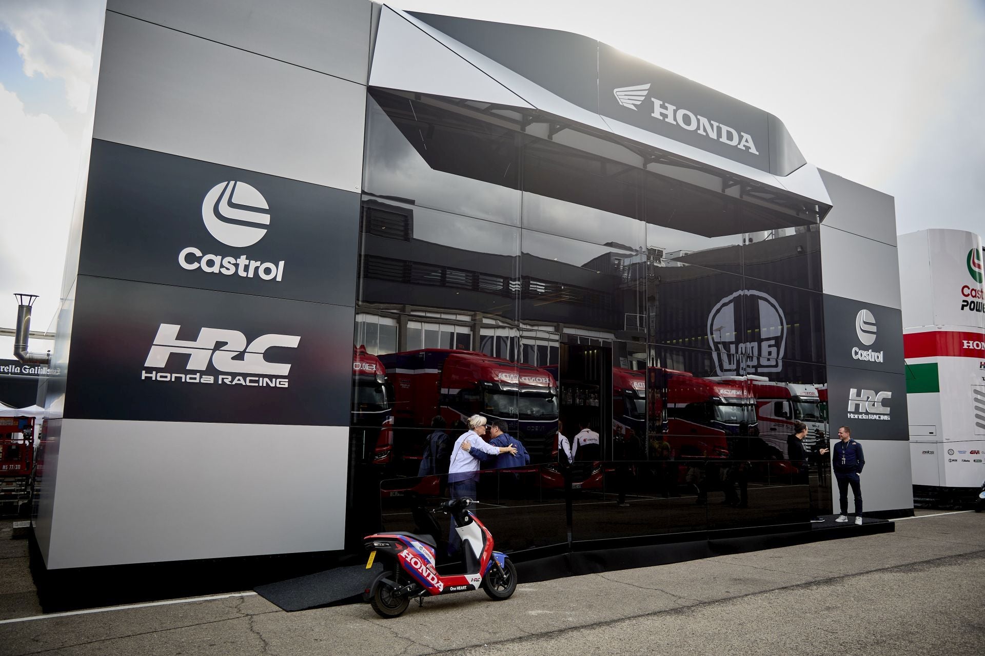 Fotos de ambiente en el GP Cheste 2025