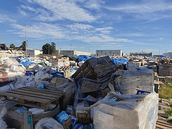 Material en la campa de Algemesí.