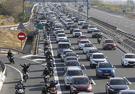 Colas para acceder al Circuit Ricardo Tormo.