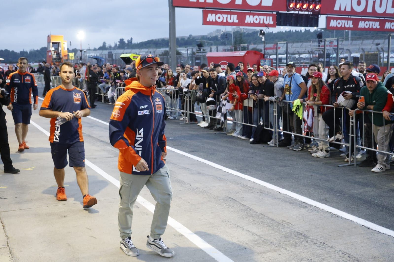Fotos de ambiente en el GP Cheste 2025