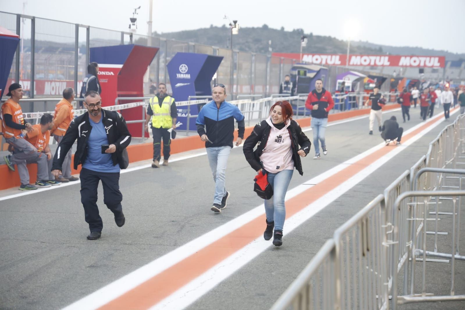 Fotos de ambiente en el GP Cheste 2025