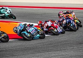 Un instante de una carrera de Moto2.