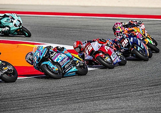 Un instante de una carrera de Moto2.