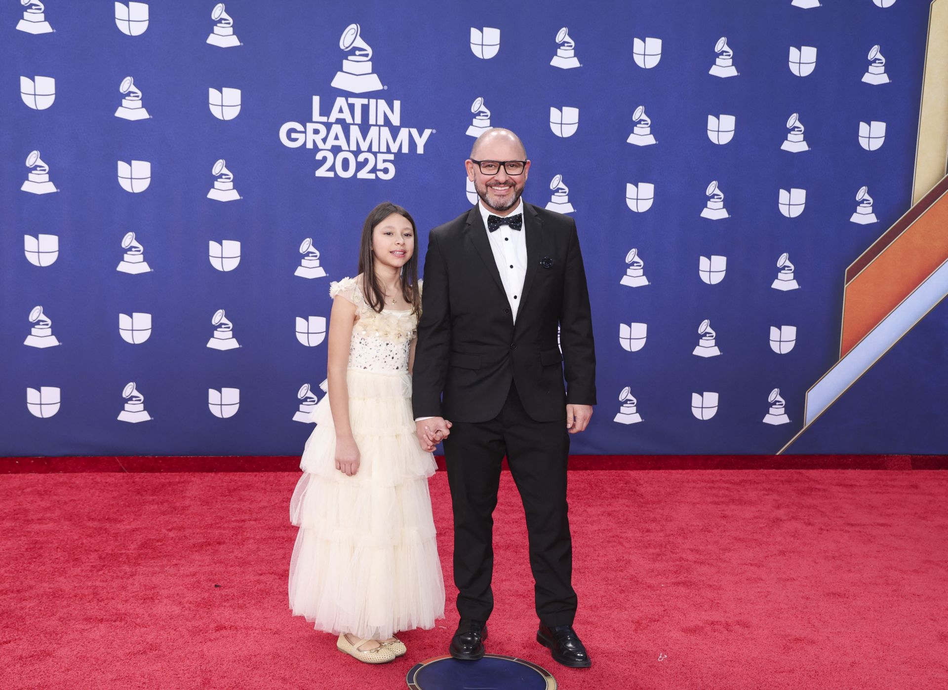 Los looks más impactantes de la alfombra roja de los Latin Grammy 2025