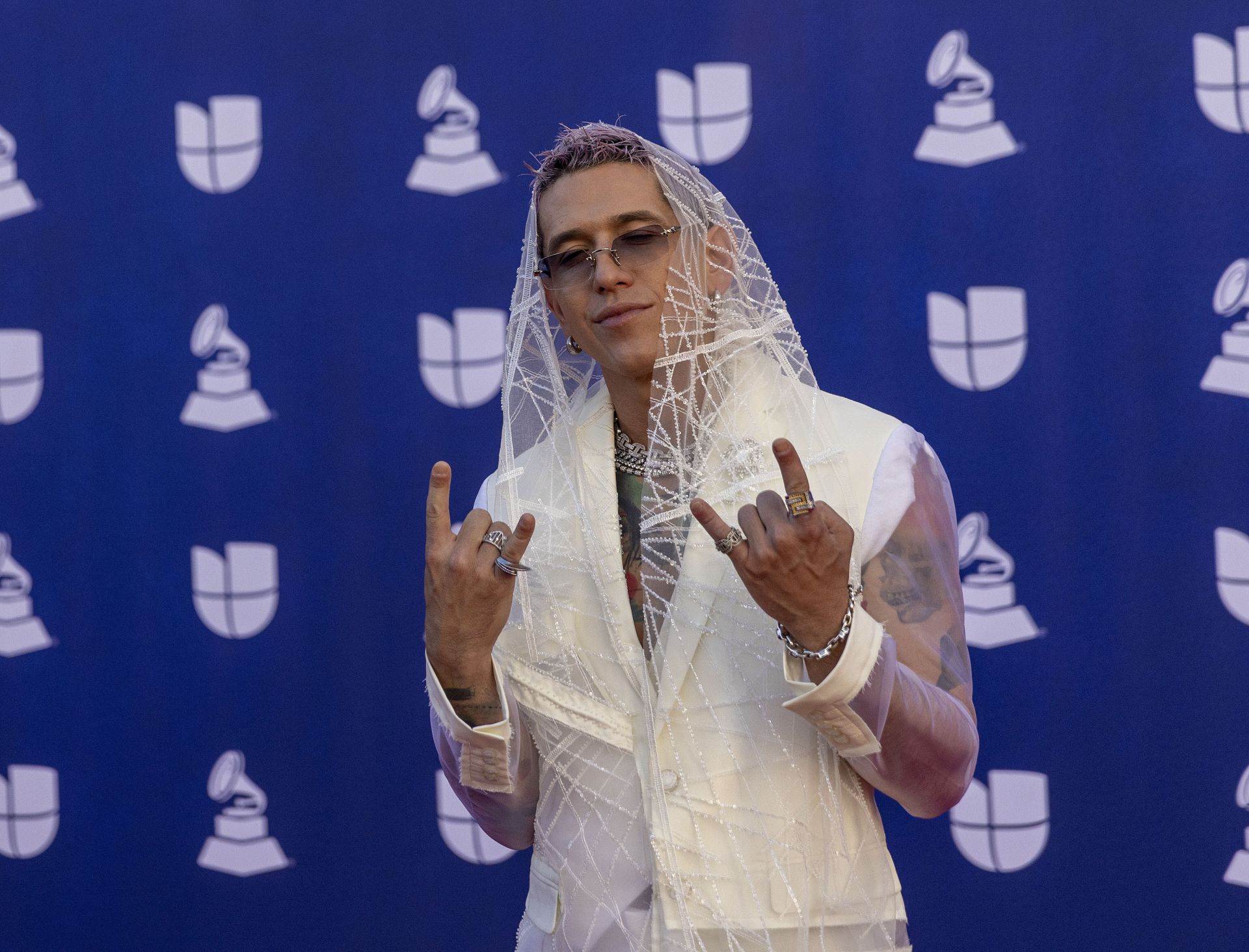 Los looks más impactantes de la alfombra roja de los Latin Grammy 2025