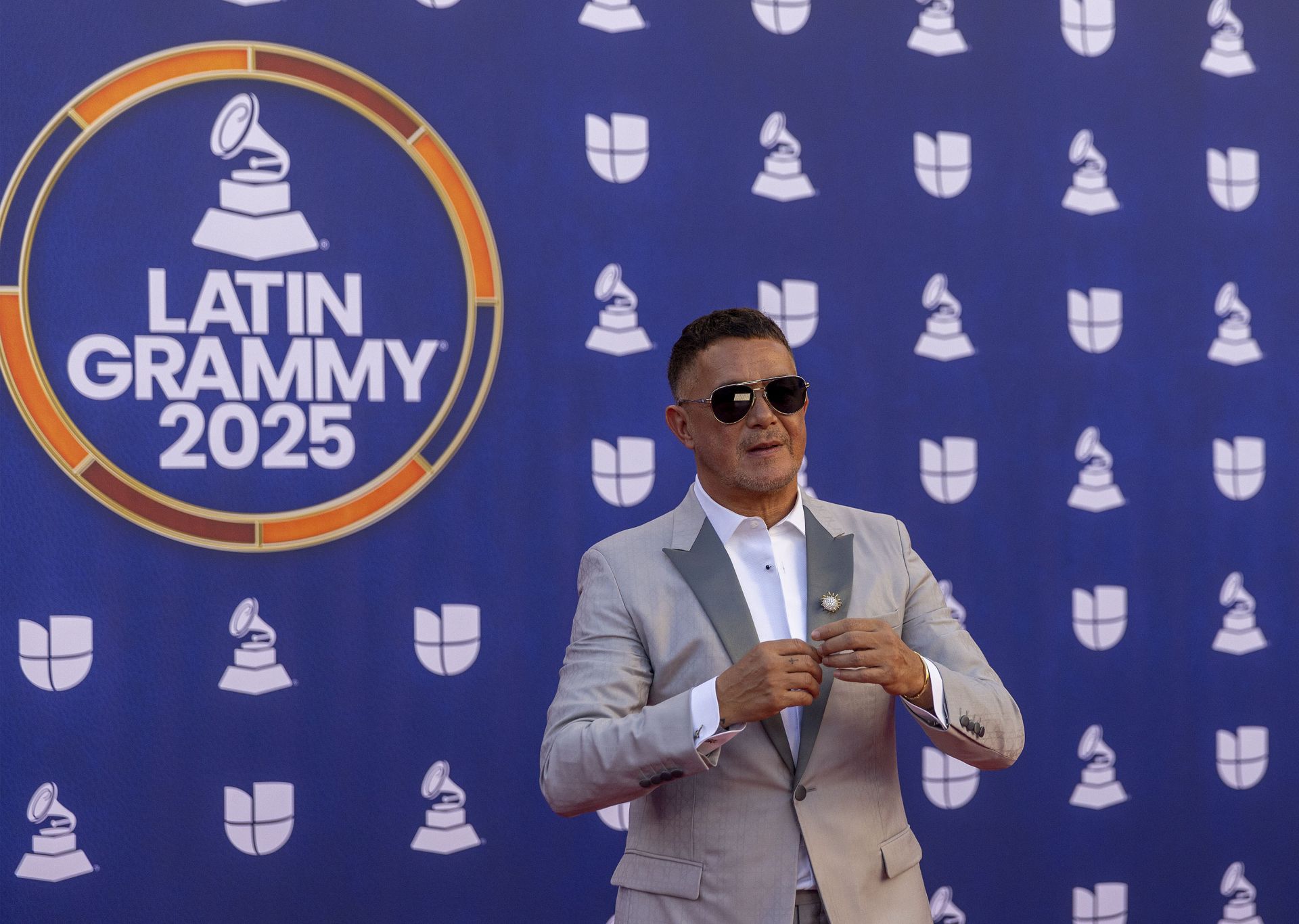 Los looks más impactantes de la alfombra roja de los Latin Grammy 2025
