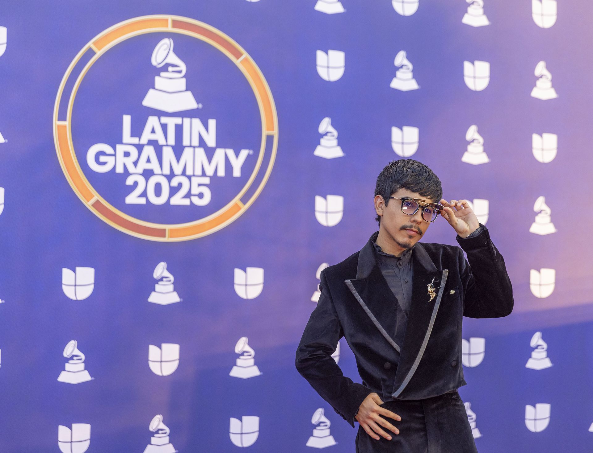 Los looks más impactantes de la alfombra roja de los Latin Grammy 2025