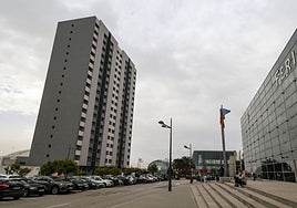 El nuevo Hotel Valencia Feria, a la izquierda de la imagen.