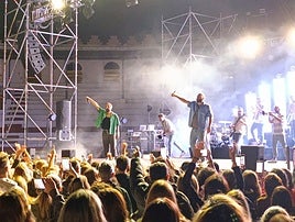 La actuación de La Fúmiga durante el concierto de la Fira de Fires.