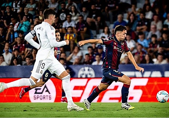 Olasagasti, en el partido entre Levante y Real Madrid.