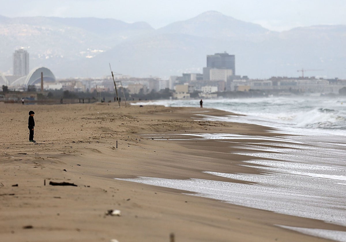 Vista de la playa frente a la Albufera.