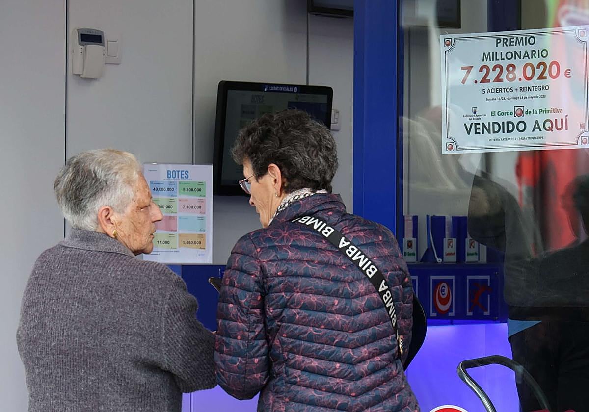 Jugadores de La Primitiva en una imagen de archivo.