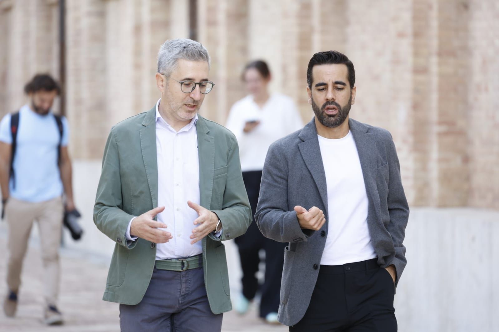 Fotos del acto público del PSPV para exigir la convocatoria de elecciones en la Comunitat Valenciana