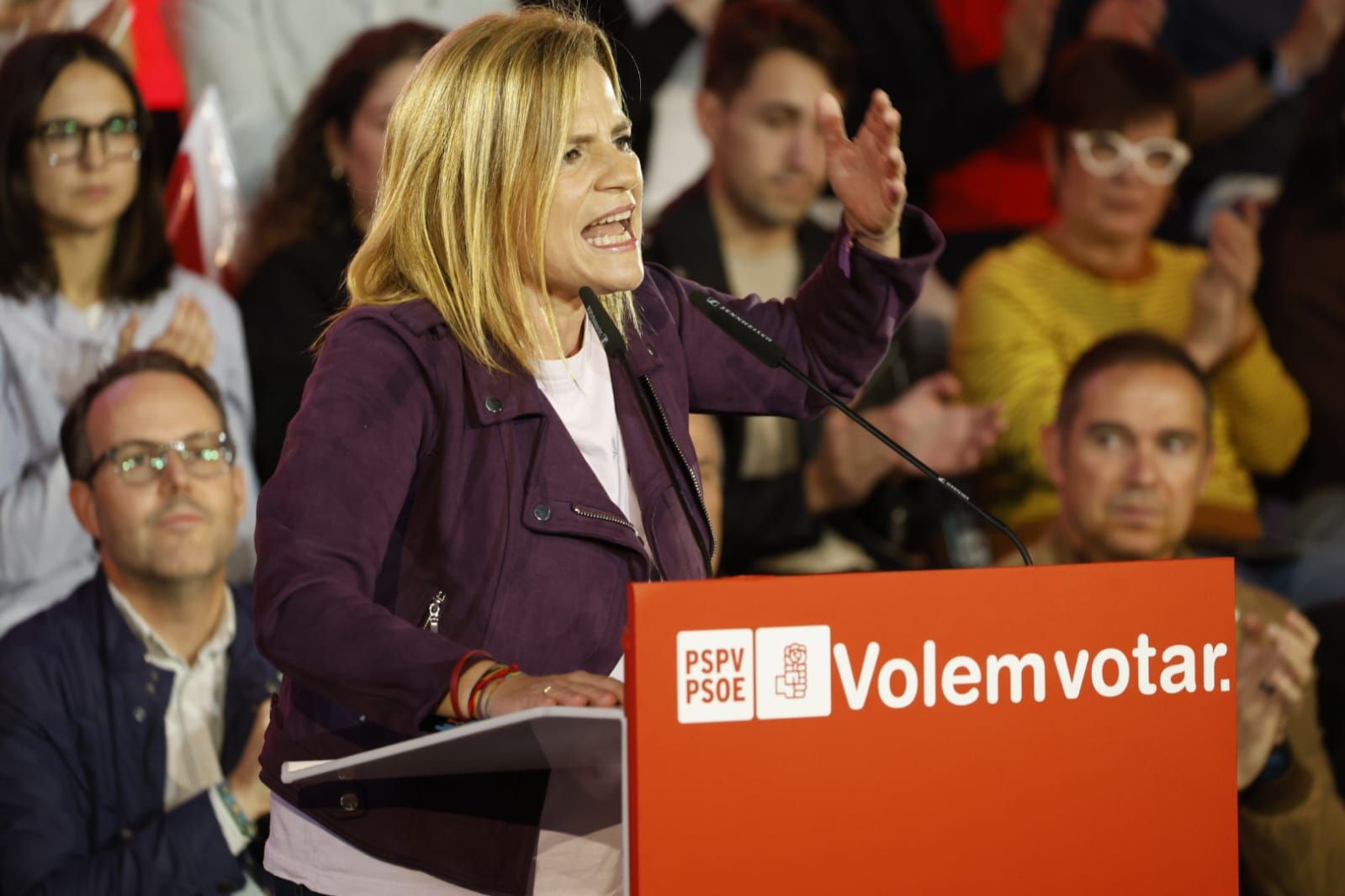 Fotos del acto público del PSPV para exigir la convocatoria de elecciones en la Comunitat Valenciana