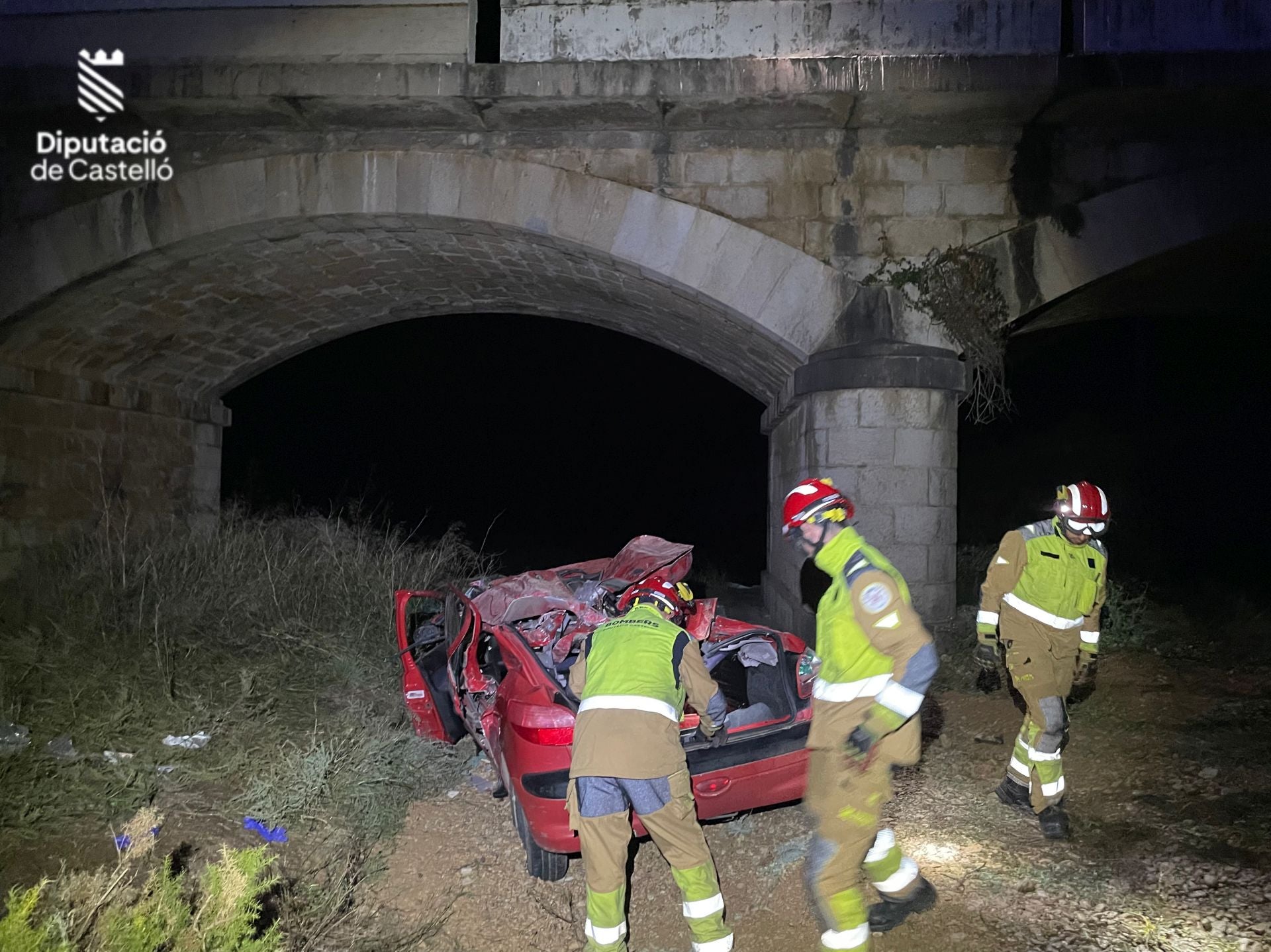 Fotos del accidente en un puente en Benassal donde han muerto dos personas