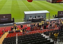 Junta General de Accionistas del año pasado que acabó suspendida tras marcharse los consejeros ante las protestas de los abonados.