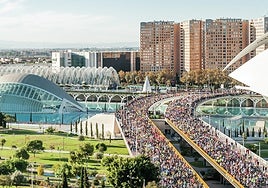 Salida de una edición anterior de Maratón Valencia, con el Palau de Les Arts a la derecha.
