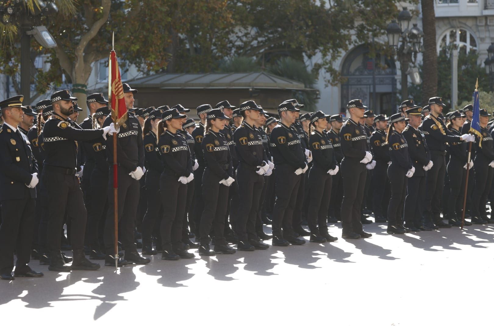 FOTOS | El despacho de los 194 nuevos policías locales de Valencia