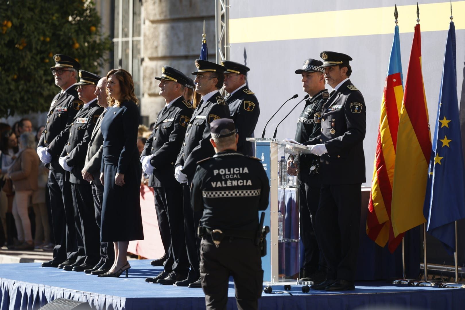 FOTOS | El despacho de los 194 nuevos policías locales de Valencia