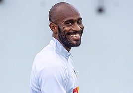 Dimitri Foulquier, en un entrenamiento con el Valencia.
