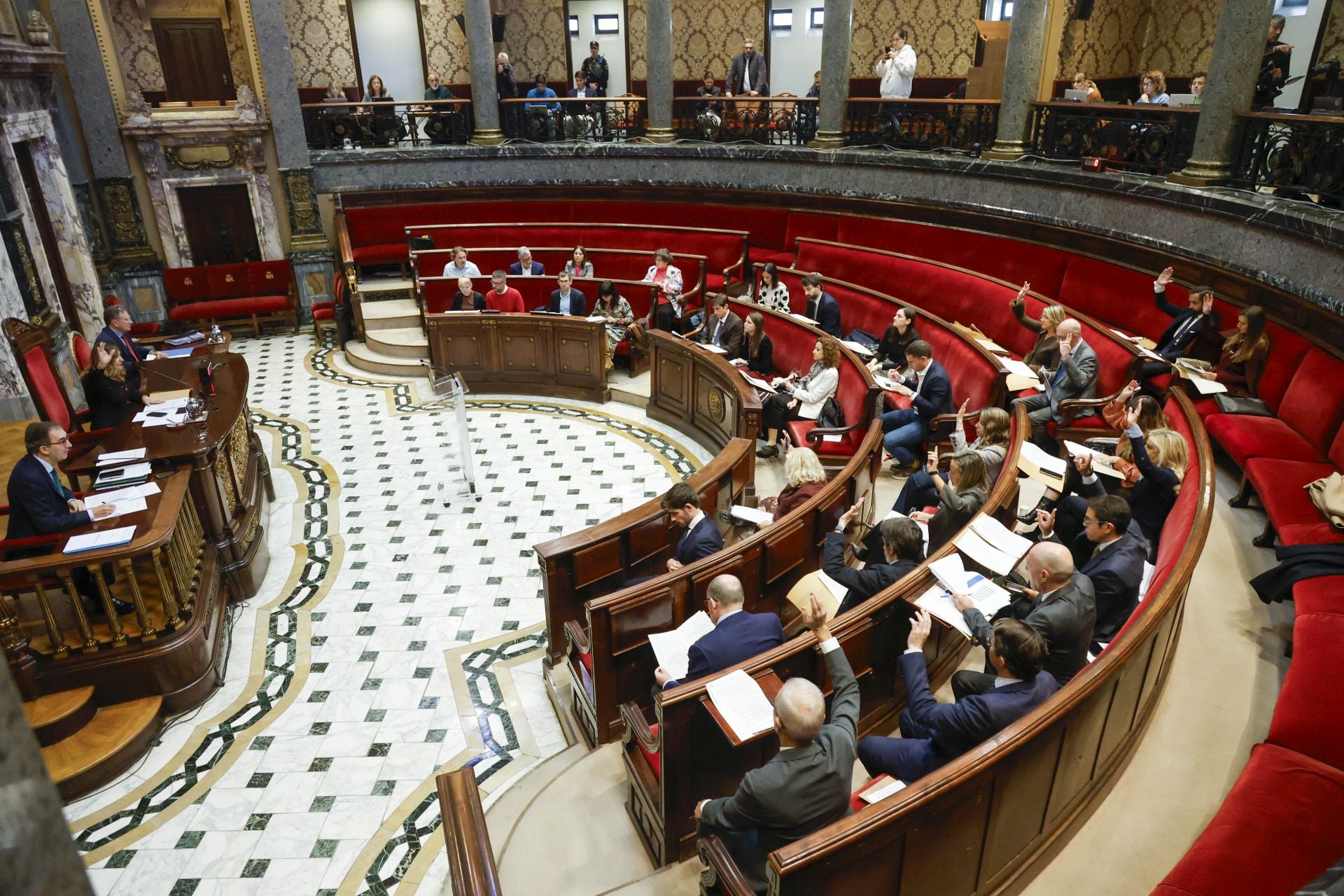 Fotos del Pleno del Ayuntamiento de Valencia, celebrado este martes