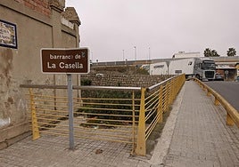 El puente se trasladará para dar más espacio al barranco.