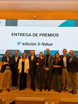 Miembros de Family Up y de Banco Sabadell, durante el acto.