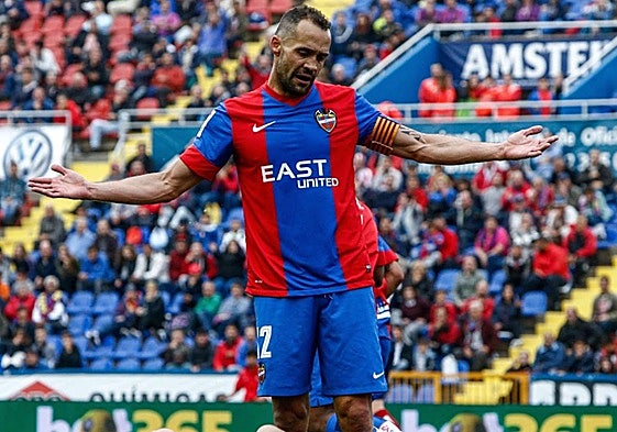 Juanfran, en una imagen de archivo de su etapa en el Levante.