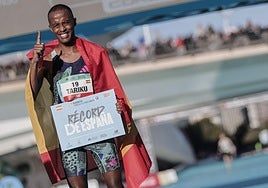 Tariku Novales, récord de España en el Maratón Valencia Trinidad Alfonso 2023.