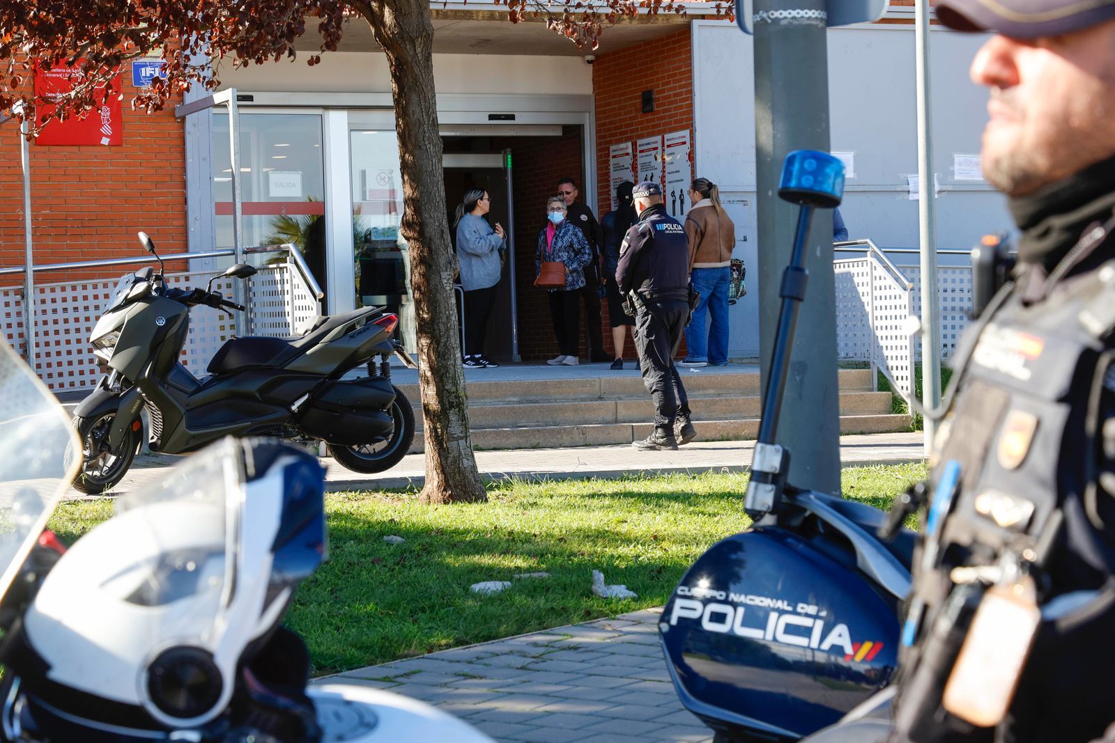 El centro de salud de La Coma cierra tras la agresión a tres sanitarias