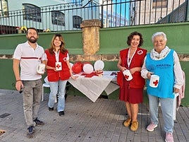 Una de las mesas petitorias instalada en Dénia.