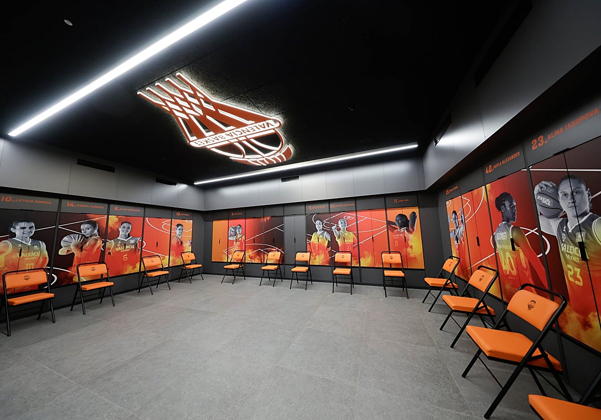 Vestuario del Roig Arena.