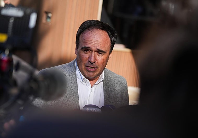 Pérez Llorca, este viernes, en los juzgados de Catarroja.