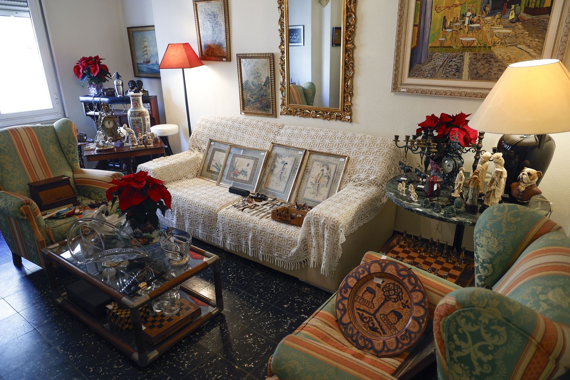 FOTOS | Furor por los muebles vintage en Valencia