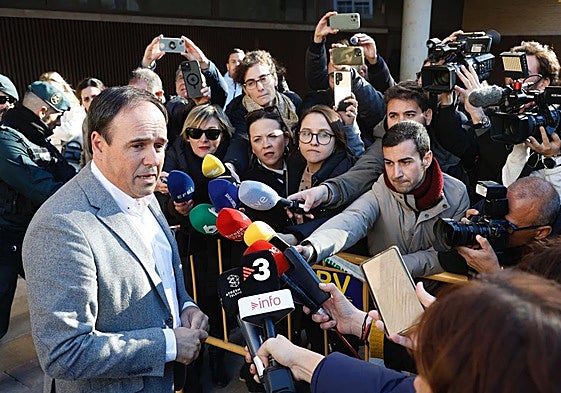 Pérez Llorca, este viernes, tras declarar en el juzgado de Catarroja.