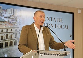 Vicent Sales en la Junta de Gobierno Local.