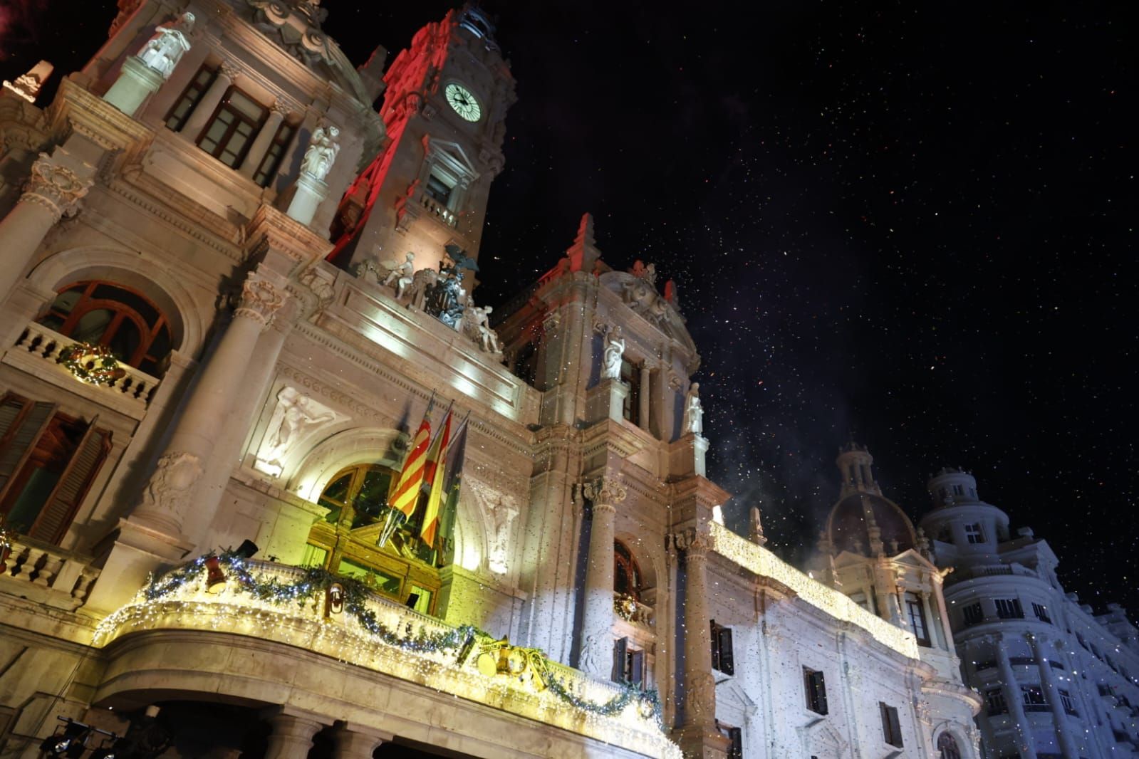 FOTOS | Así ha sido el encendido de luces de la Navidad 2025 en Valencia
