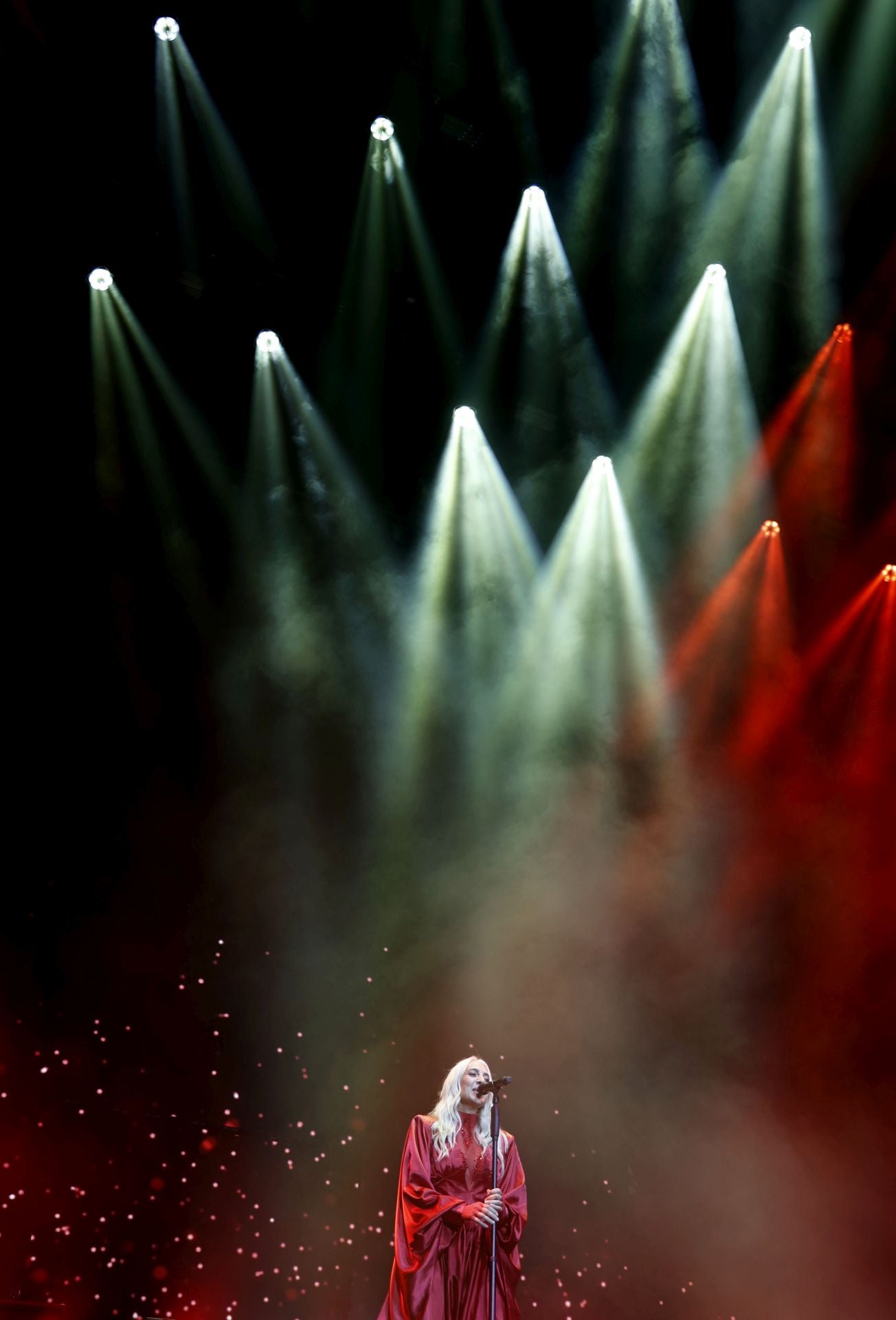 El Roig Arena vibra con Mónica Naranjo