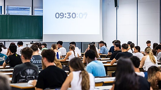 Cien kilómetros y tres horas de viaje cada día para hacer la selectividad