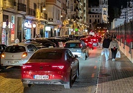 Coches en la calle Bailén, el sábado pasado.